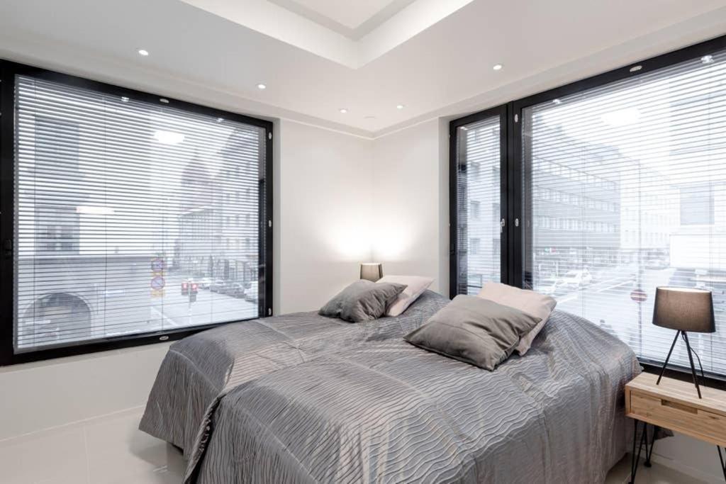 Sleek And Spacious 3 Bedroom Apartment In City Centre เฮลซิงกิ ภายนอก รูปภาพ