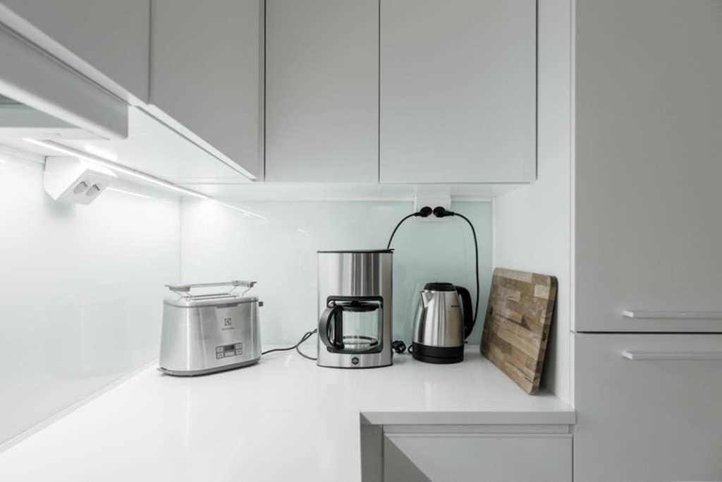 Sleek And Spacious 3 Bedroom Apartment In City Centre เฮลซิงกิ ภายนอก รูปภาพ